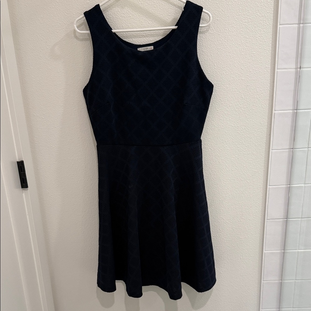 Elegant Navy Blue Sleeveless Dress